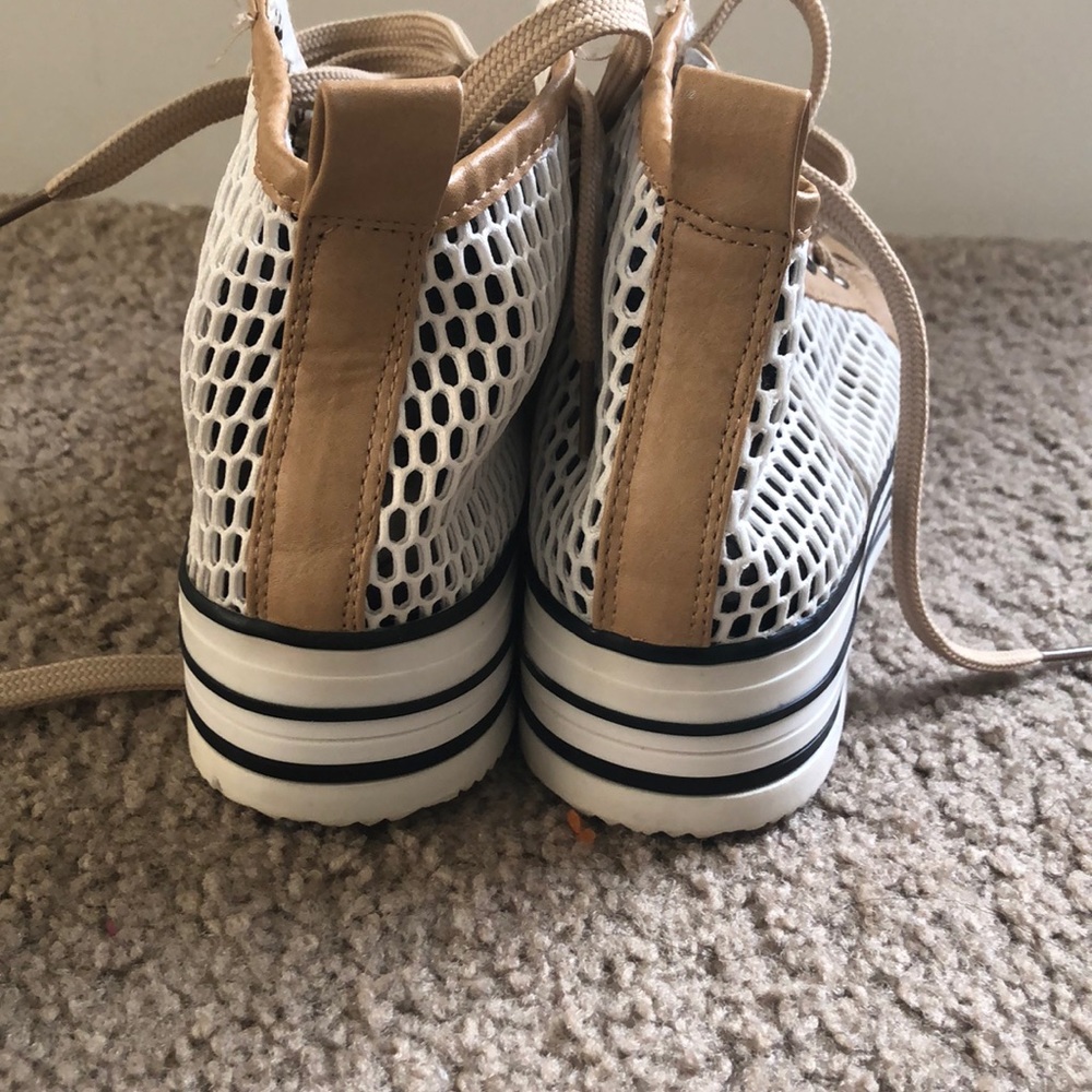 Shoes - Picture 7 of 8